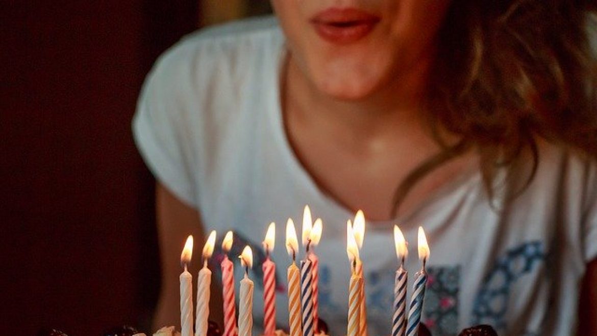 איך תפתיעי את הבסטי לקראת יום הולדתה?