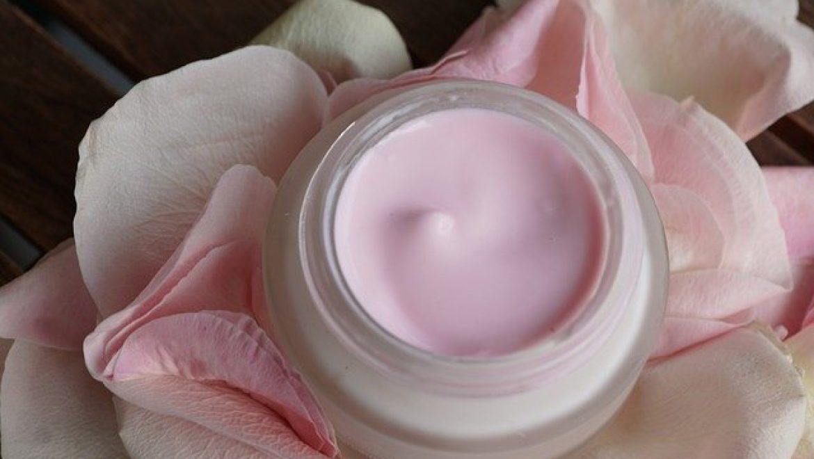 מוצרי טיפוח – מוצרים שכל אחת צריכה