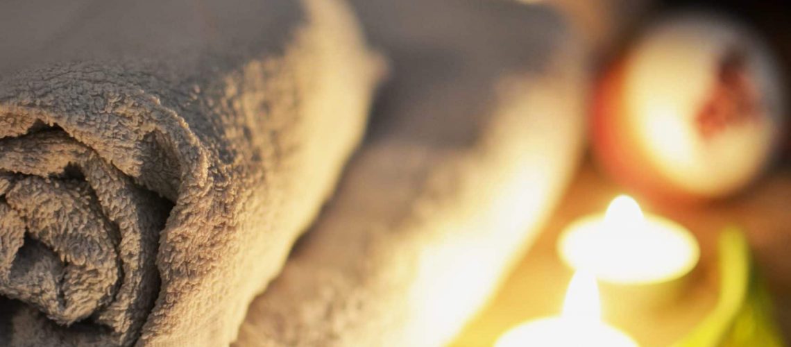 love-romantic-bath-candlelight-3188